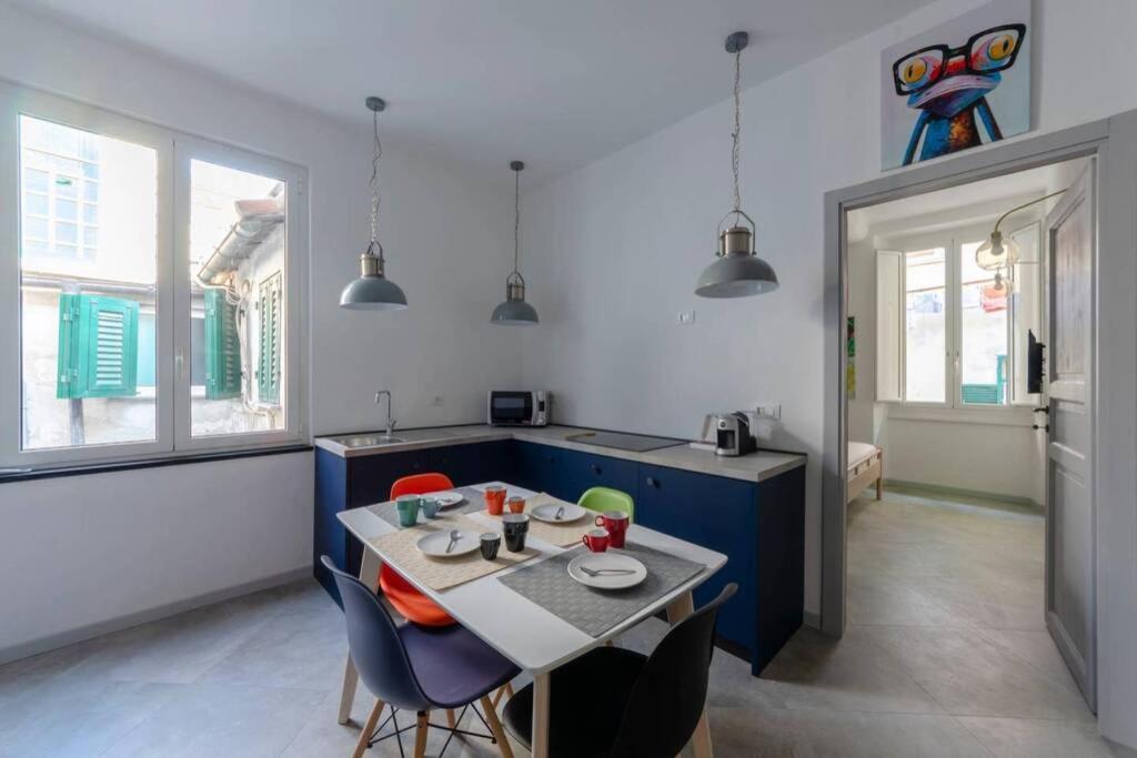 Castelli'S Apartments Campo 16 Genoa Exterior photo